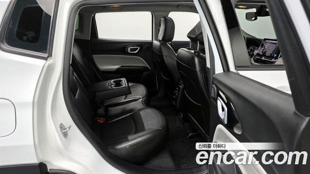 Jeep Compass 2022 — Photo 8/32