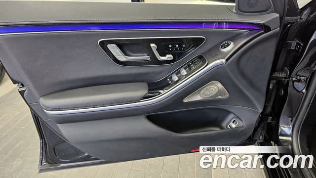 Mercedes-Benz S-Class 2022 — Photo 28/34