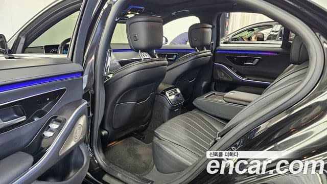 Mercedes-Benz S-Class 2022 — Photo 15/34