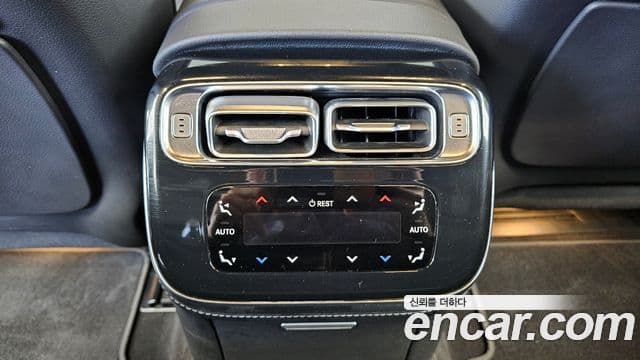 Mercedes-Benz S-Class 2022 — Photo 16/34