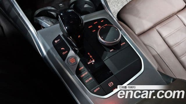 BMW 3 Series 2022 — Şəkil 9/20