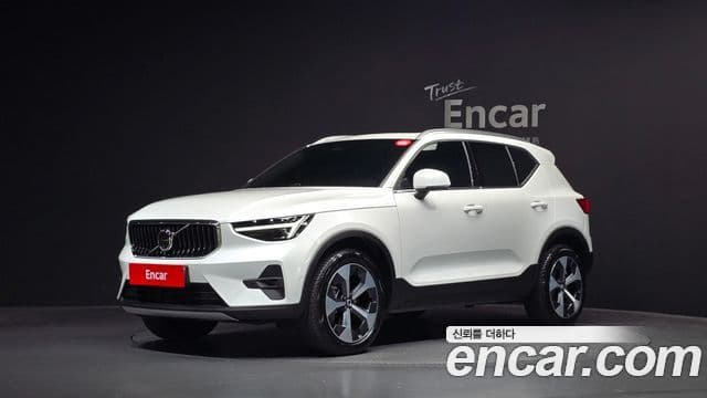 Volvo XC40 2025 — Şəkil 1/20