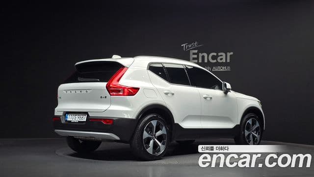 Volvo XC40 2025 — Şəkil 2/20