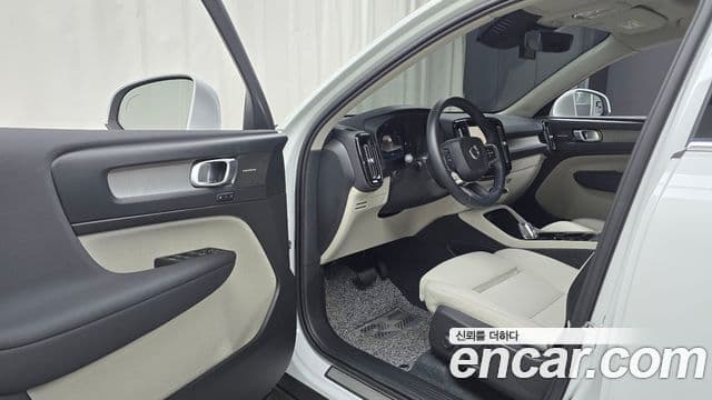 Volvo XC40 2025 — Şəkil 10/20