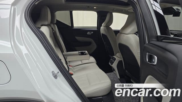Volvo XC40 2025 — Şəkil 11/20