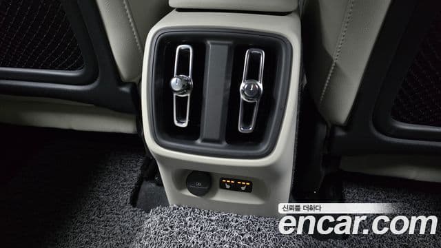 Volvo XC40 2025 — Şəkil 15/20