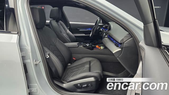 BMW 5 Series 2025 — Şəkil 9/20