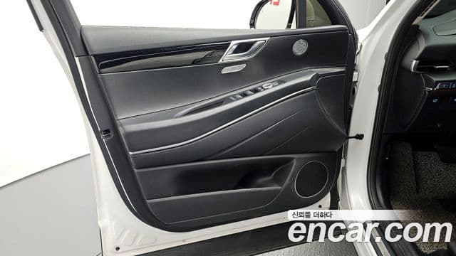 Genesis GV80 2021 — ფოტო 7/37