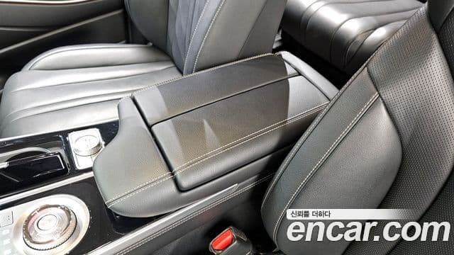 Genesis GV80 2021 — ფოტო 34/37