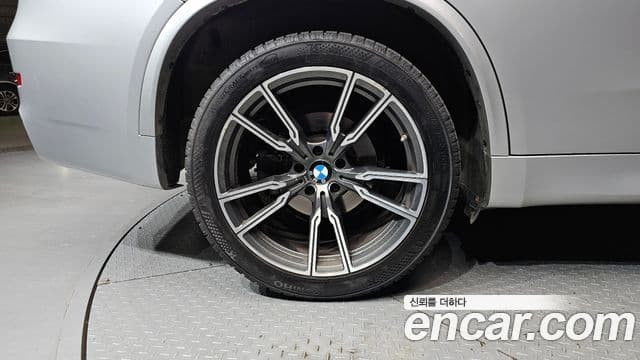 BMW X5 2018 — Фото 5/20