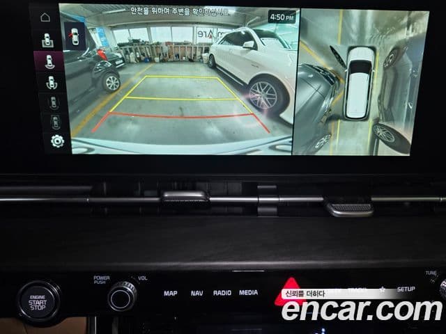 Kia Carnival 2022 — фото 12 из 20