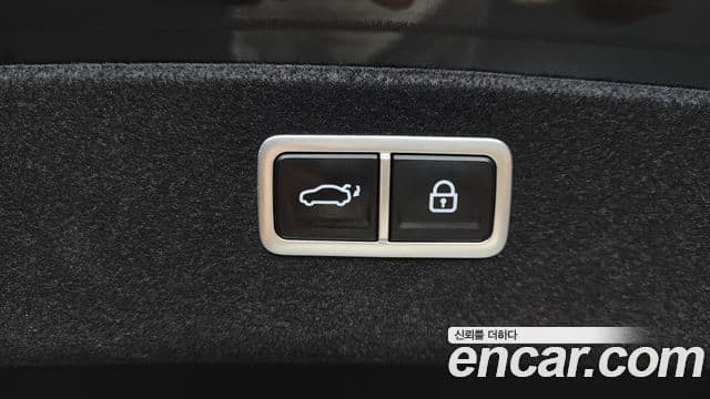 Genesis Electrified G80 2020 — фото 16 из 20