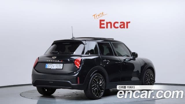 Mini Cooper S 2025 — фото 2 из 20