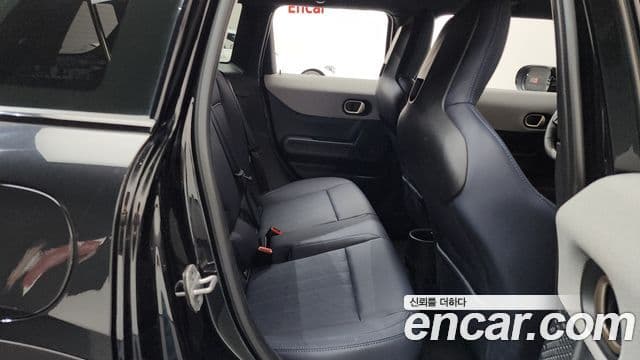 Mini Cooper S 2025 — фото 11 из 20