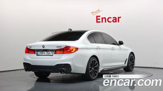 BMW 5 Series 2018 — Фото 2/20
