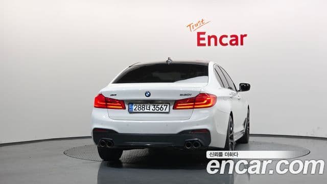 BMW 5 Series 2018 — Фото 4/20