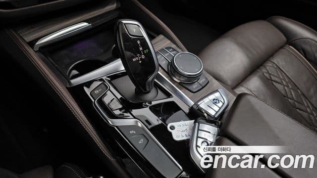 BMW 5 Series 2018 — Фото 9/20