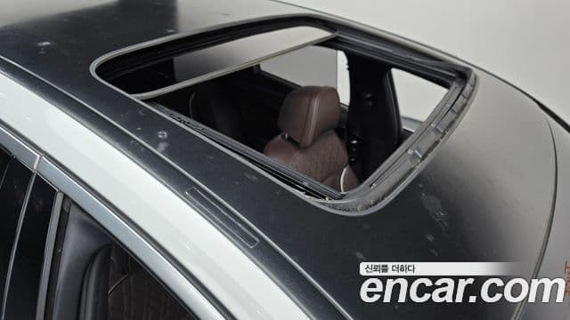 BMW 5 Series 2018 — Фото 12/20