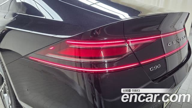 Genesis G90 2022 — Photo 10/35