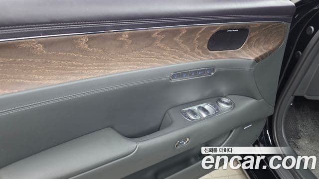Genesis G90 2022 — Photo 11/35
