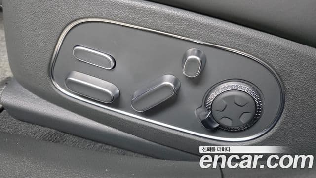 Genesis G90 2022 — Photo 33/35