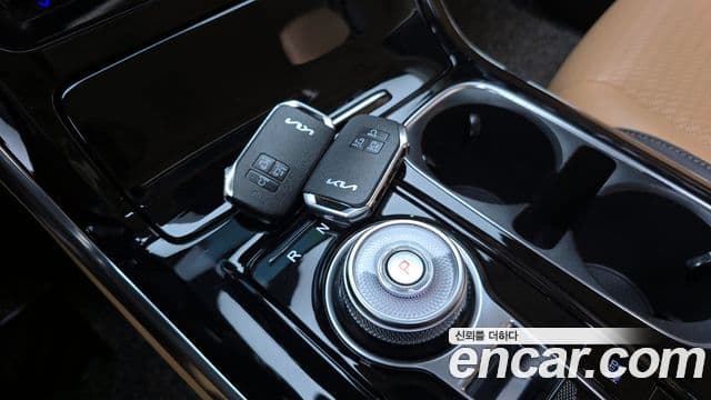 Kia Carnival 2022 — ფოტო 9/20