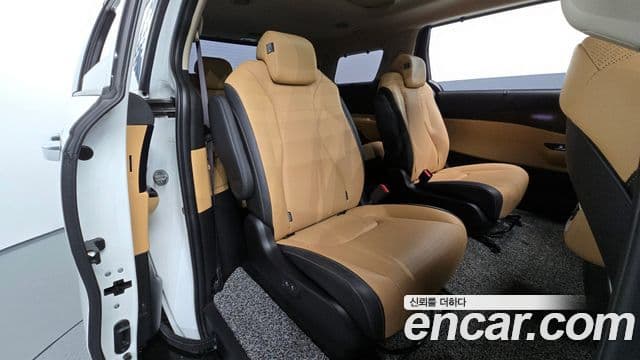 Kia Carnival 2022 — ფოტო 11/20