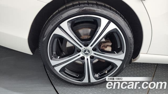 Mercedes-Benz C-Class 2023 — ფოტო 5/20