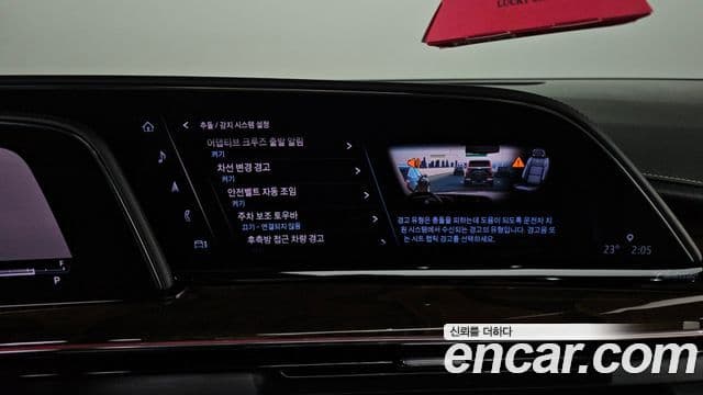 Cadillac Escalade 2021 — фото 17 из 20