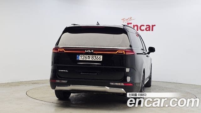Kia Carnival 2022 — ფოტო 4/20