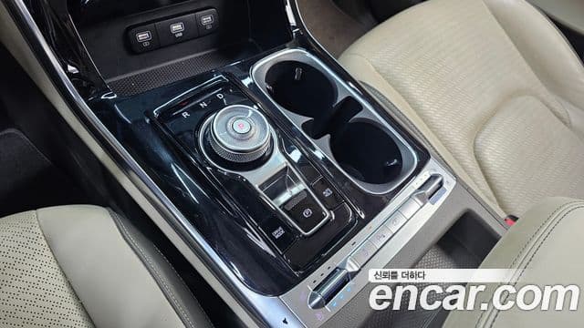 Kia Carnival 2022 — ფოტო 9/20