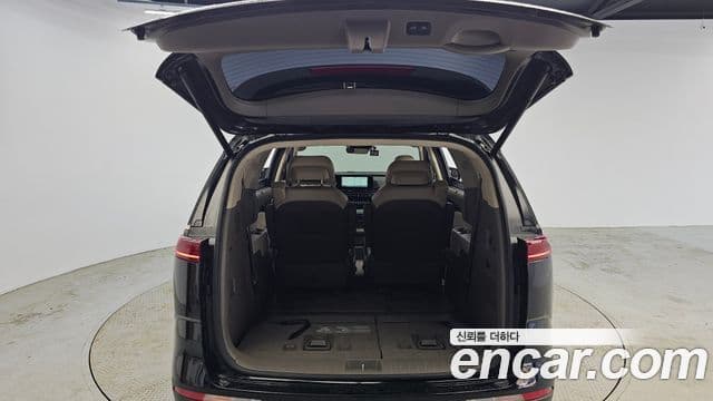 Kia Carnival 2022 — ფოტო 17/20