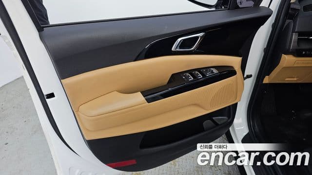 Kia Carnival 2022 — Photo 28/33