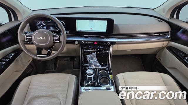 Kia Carnival 2022 — ფოტო 7/20