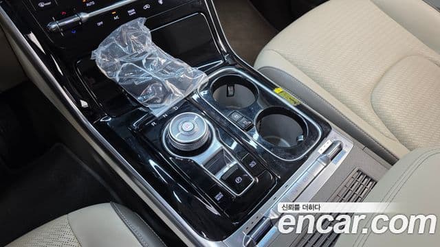 Kia Carnival 2022 — ფოტო 9/20