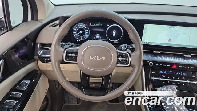 Kia Carnival 2022 — ფოტო 13/20