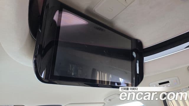 Kia Carnival 2022 — ფოტო 19/20