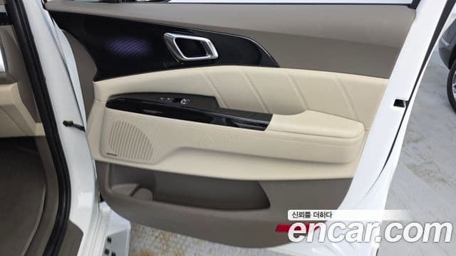 Kia Carnival 2022 — Photo 7/32