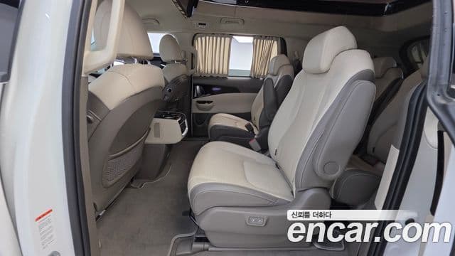 Kia Carnival 2022 — Photo 16/32