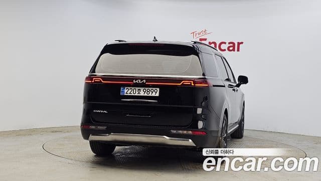 Kia Carnival 2023 — ფოტო 4/20