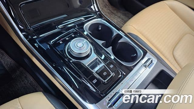Kia Carnival 2023 — фото 9 из 20