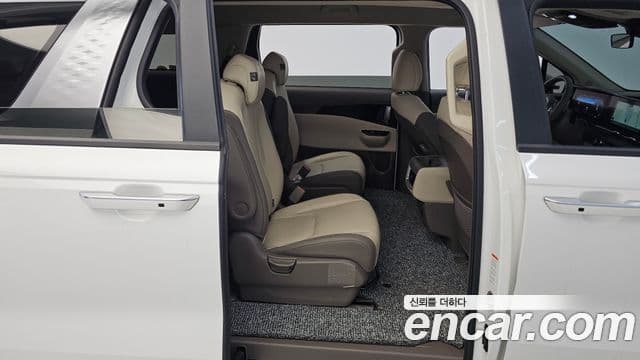 Kia Carnival 2022 — ფოტო 11/20