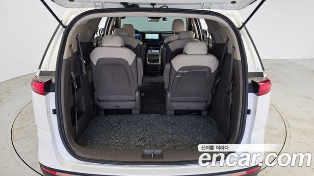 Kia Carnival 2022 — ფოტო 16/20