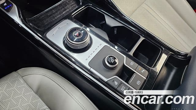 Kia Sorento 2022 — Фото 9/20