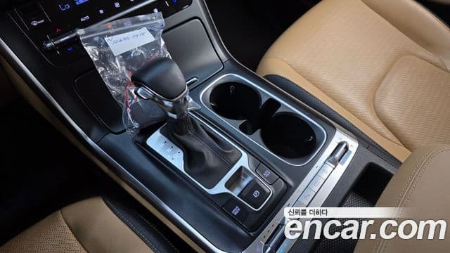 Kia Carnival 2022 — ფოტო 9/20