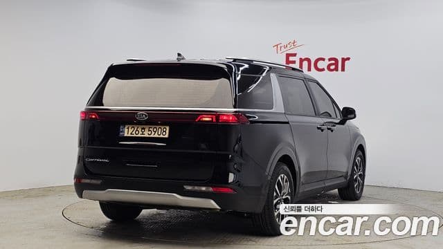 Kia Carnival 2021 — Фото 2/20