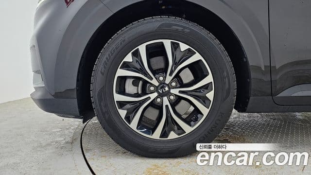 Kia Carnival 2021 — Фото 5/20