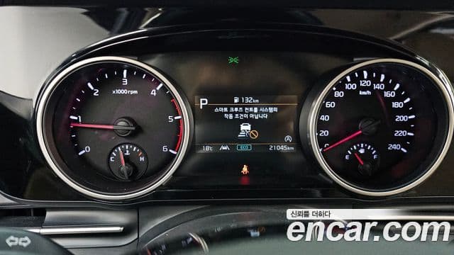 Kia Carnival 2021 — Фото 8/20