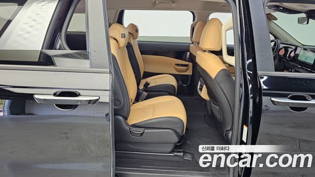 Kia Carnival 2021 — Фото 11/20
