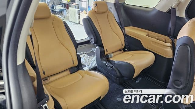 Kia Carnival 2021 — Фото 17/20